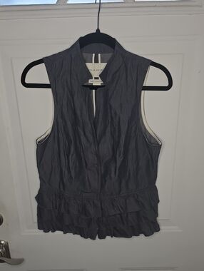 NWT Banana Republic Sleeveless Chambray Ruffled Vest W/Snap Buttons Size 8